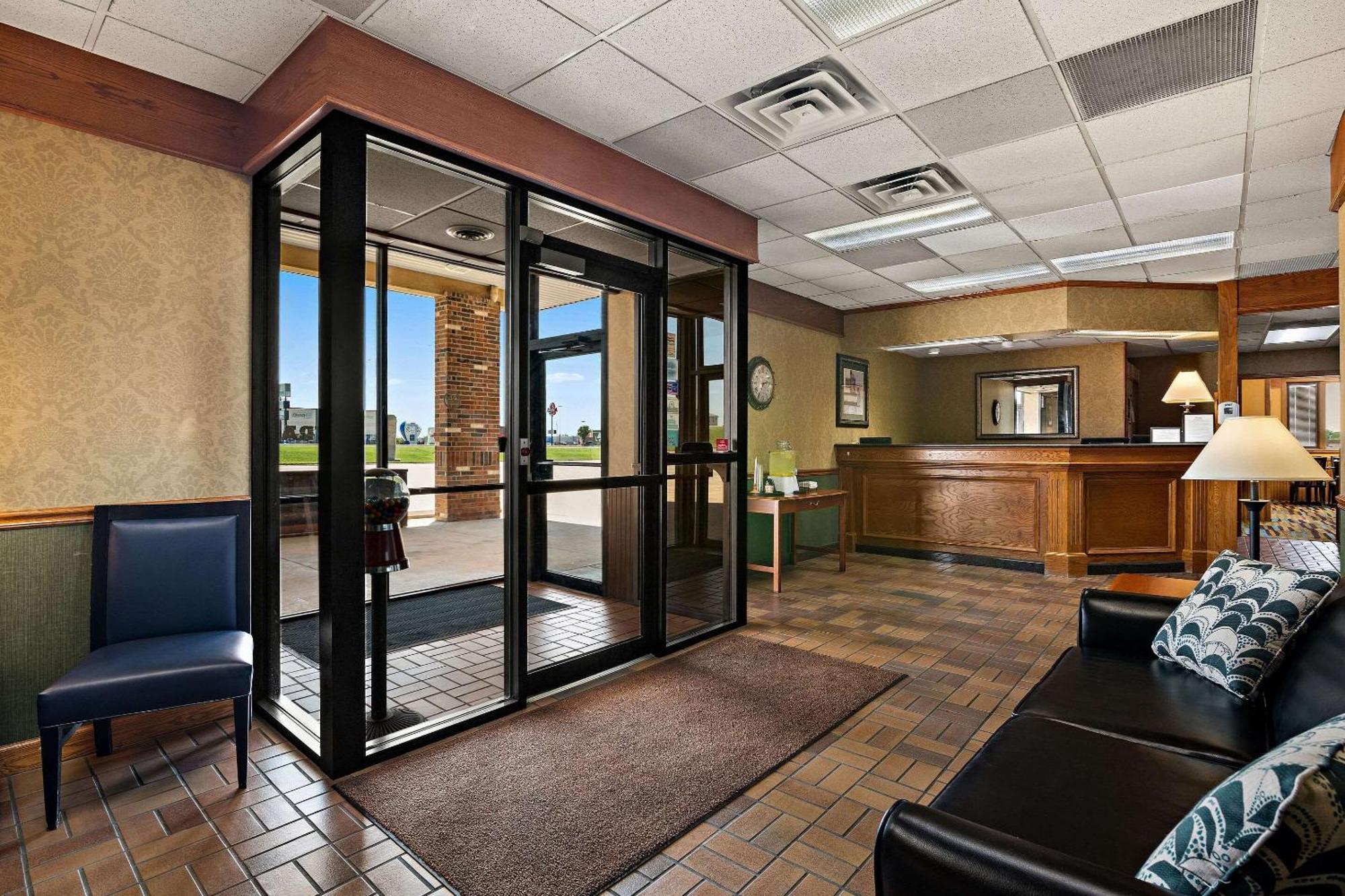 Rodeway Inn McPherson 外观 照片
