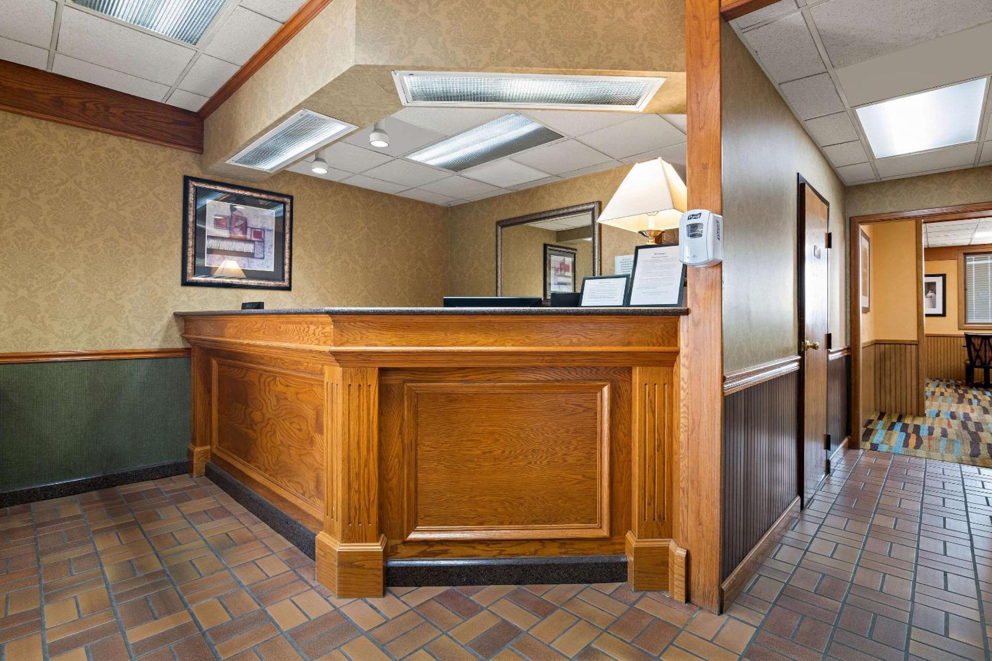 Rodeway Inn McPherson 外观 照片