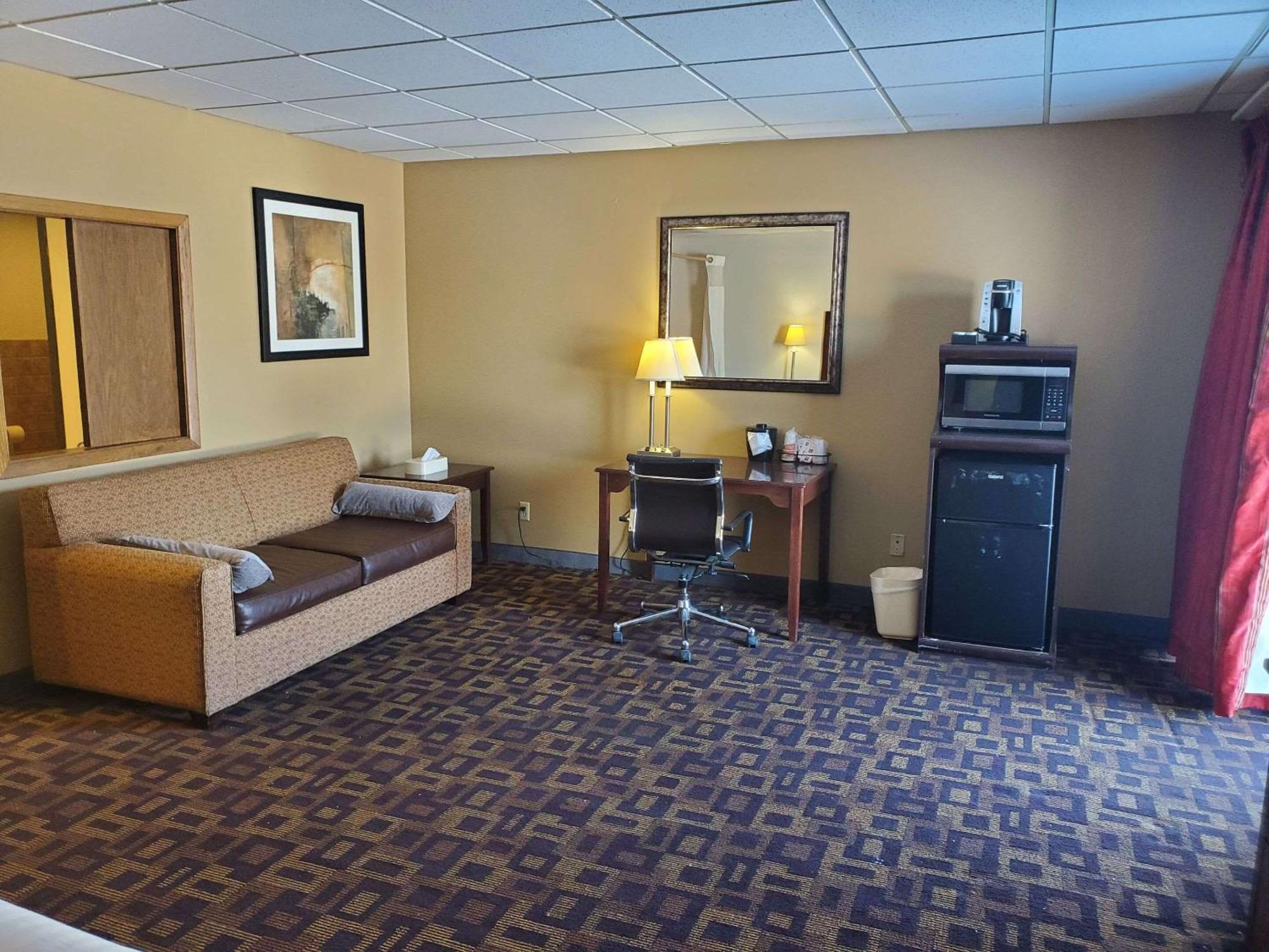 Rodeway Inn McPherson 外观 照片