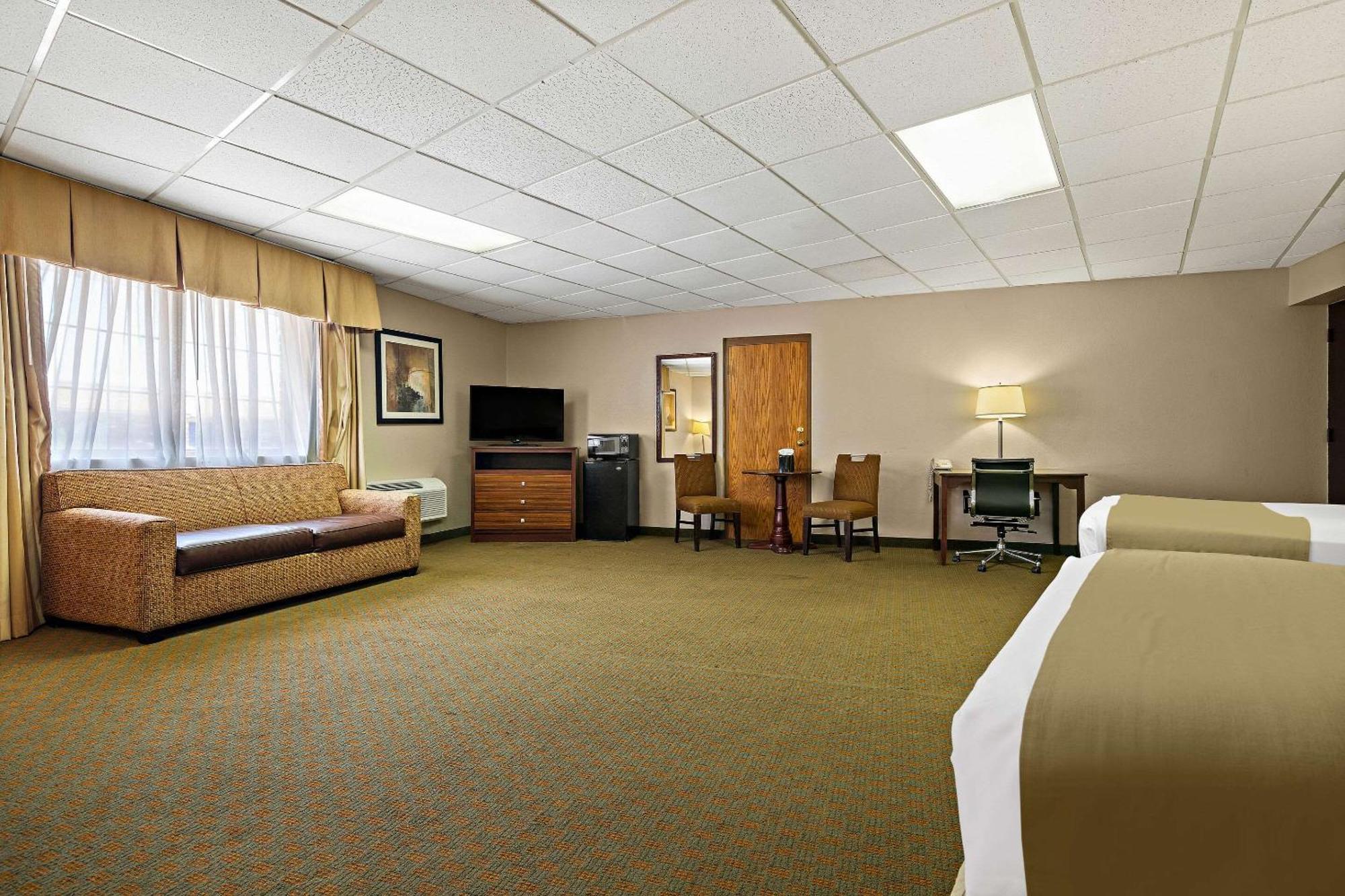 Rodeway Inn McPherson 外观 照片
