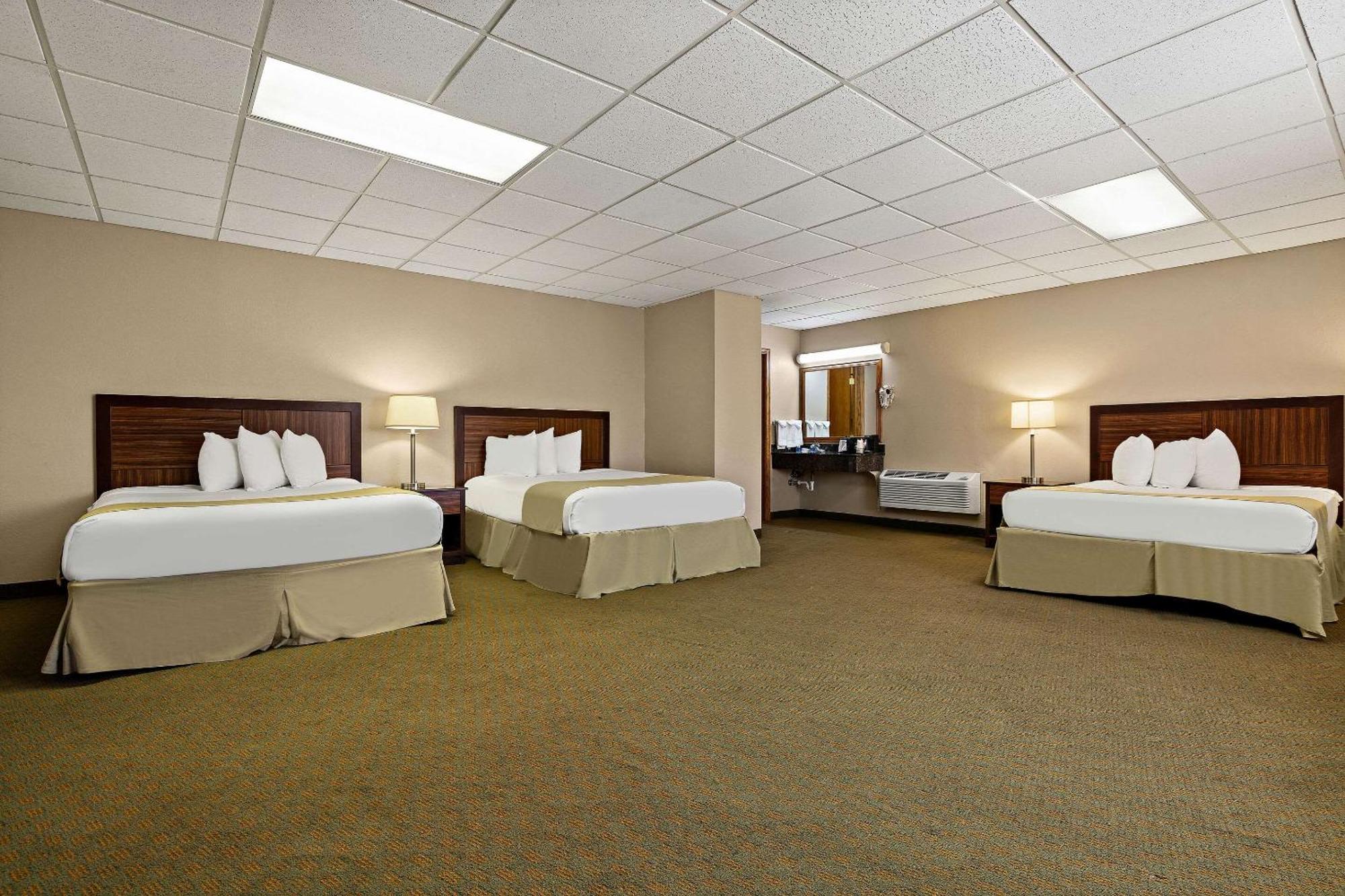 Rodeway Inn McPherson 外观 照片