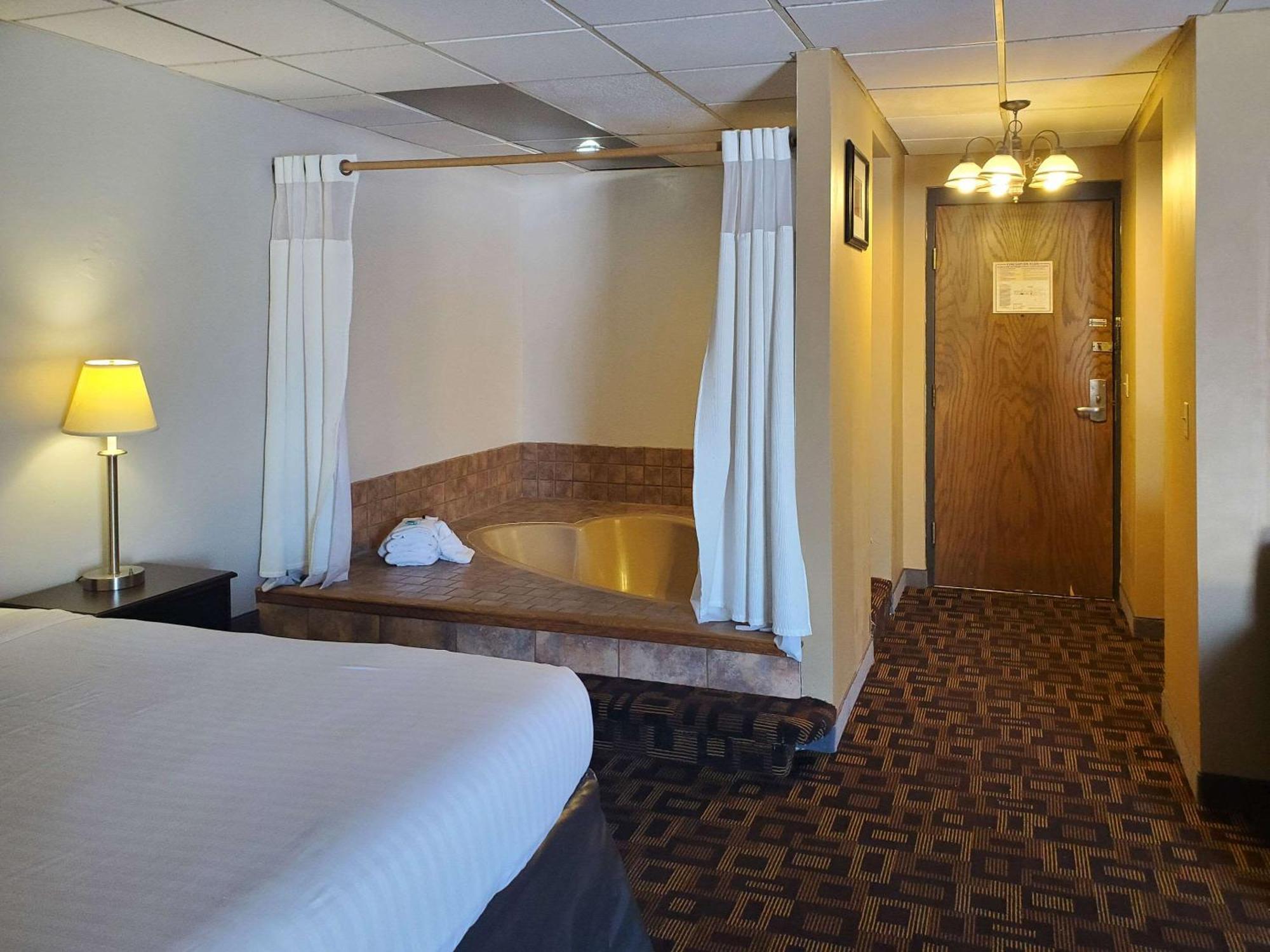 Rodeway Inn McPherson 外观 照片