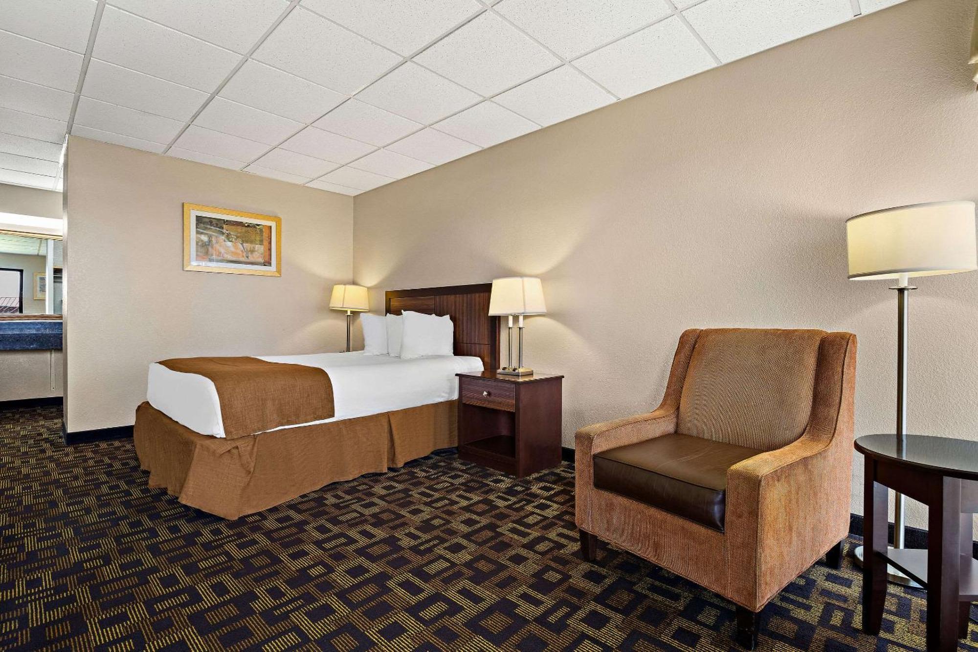 Rodeway Inn McPherson 外观 照片
